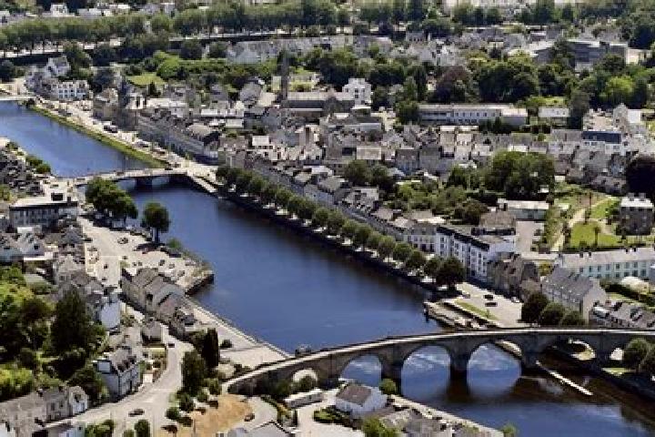 Kinsley, 25 — Escort in Chateaulin, France