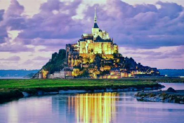 Kinsley, 25 — Escort in Montbard, France