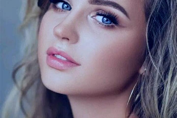 Kinsley, 26, a dark blonde blue-eyed mediterranean companion based in Godegouin. Offering Girlfriend Experience, Tantra, 69. Available for incall and outcall...
