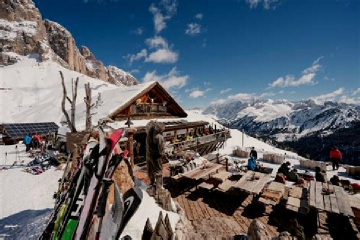 Kinsley, 26 — Escort in Campitello di Fassa, Italy