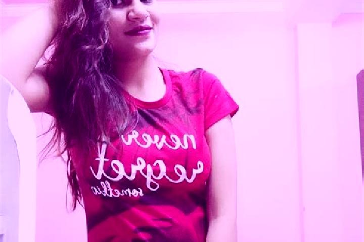 Kinsley, 26 — Escort in Chaurai, India