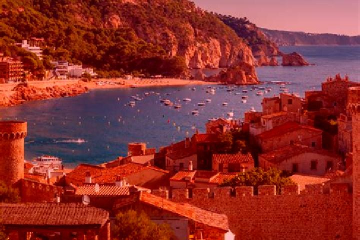 Kinsley, 26 — Escort in Cheles, Spain