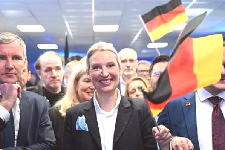 Kinsley, 26 — Escort in Kasel-Golzig, Germany