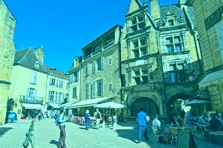 Kinsley, 26 — Escort in Sarlat-la-Caneda, France