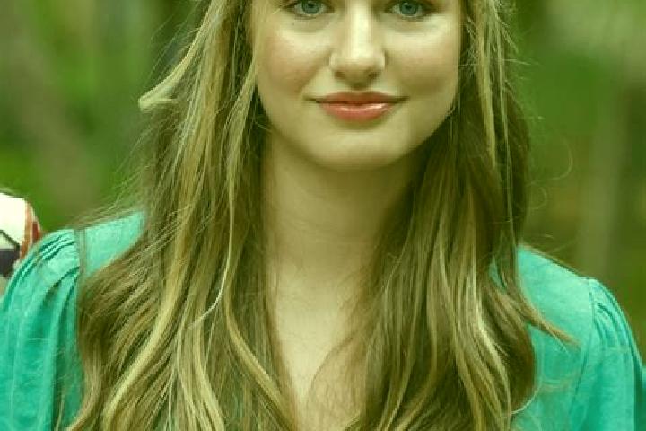 Kinsley, 27 — Escort in Bordon, Spain