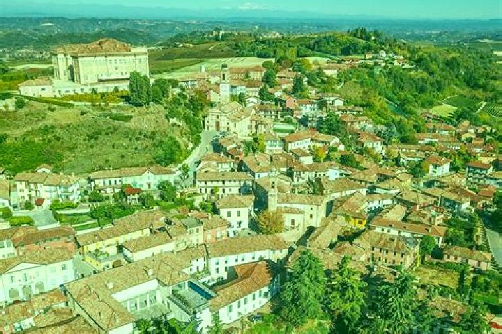 Kinsley, 27 — Escort in Guarene, Italy