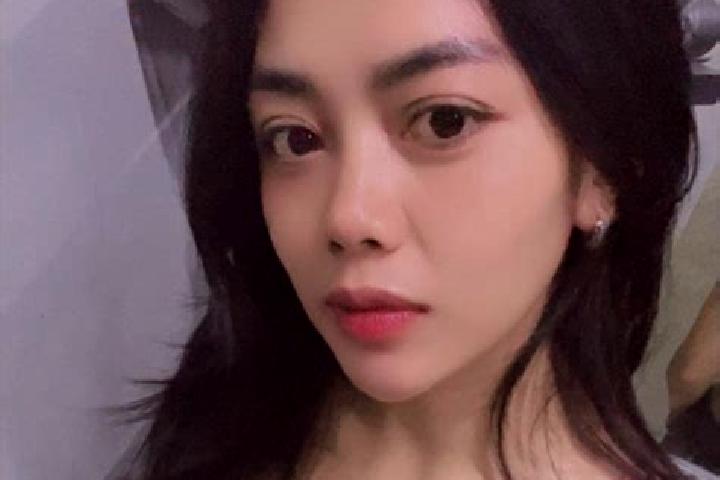 Kinsley, 27 — Escort in Iteng, Indonesia