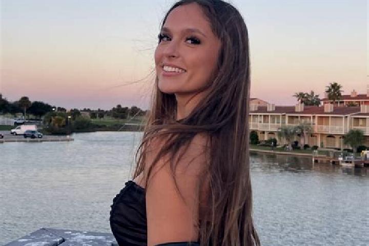 Kinsley, 27 — Escort in Pearland, United States