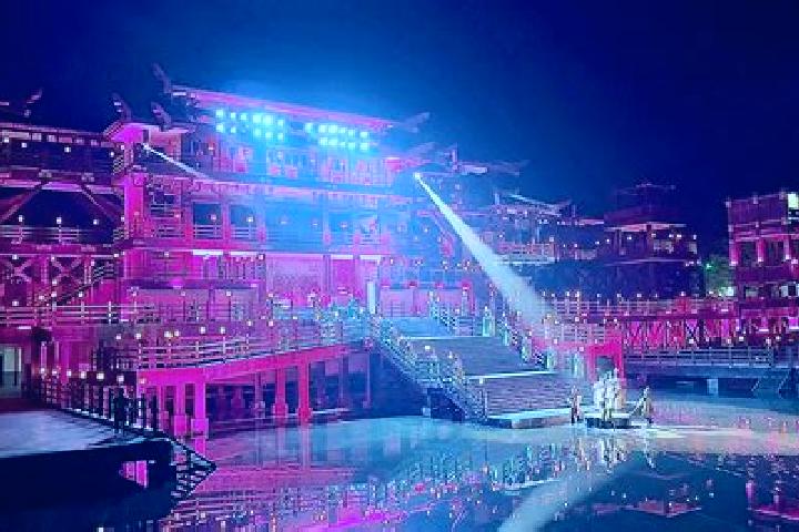 Kinsley, 27 — Escort in Zhongxian, China