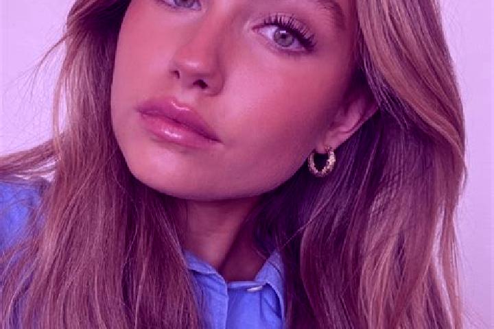 Kinsley, 28, a dark blonde green-eyed mixed companion based in Seosan. Offering Party Girl, Couples, Travel Companion, Deep French Kissing, Erotic Massage. A...