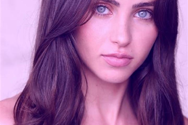 Kinsley, 28, a red brown-eyed mediterranean companion based in Los Naranjos. Offering Massage, Roleplay, Erotic Massage, OWO. Available for incall and outcal...