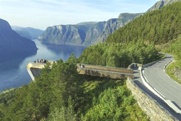 Kinsley, 28 — Escort in Moldjord, Norway
