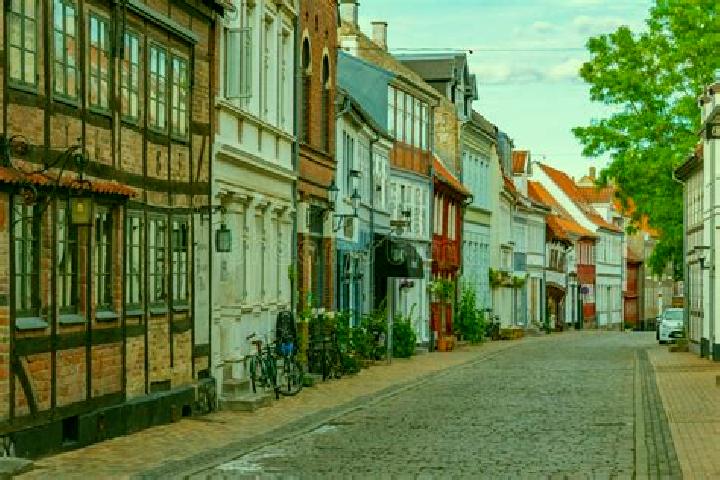 Kinsley, 28 — Escort in Osted, Denmark