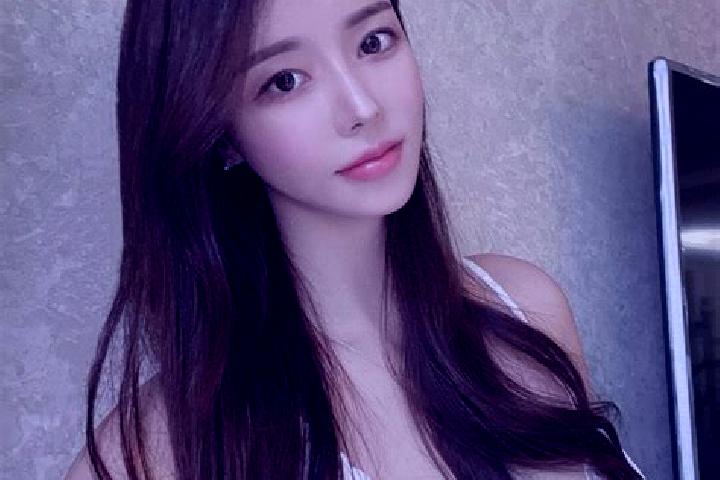 Kinsley, 28 — Escort in Shanghuang, China