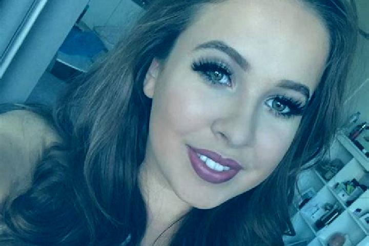 Kinsley, 29, a red brown-eyed slavic companion based in Sinduria. Offering Roleplay, Duos, Striptease, Erotic Massage, Domination. Available for incall and o...