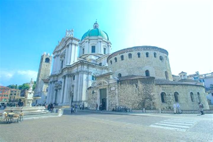 Kinsley, 29 — Escort in Dazio, Italy
