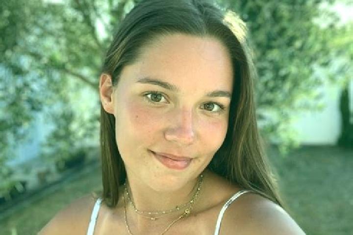 Kinsley, 29 — Escort in Guignen, France