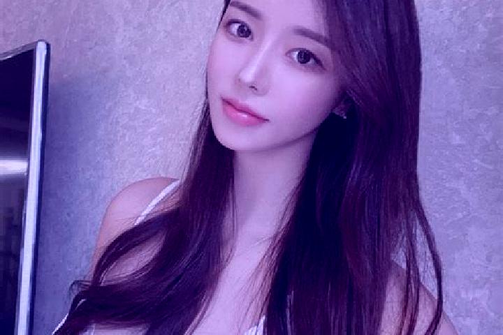 Kinsley, 29 — Escort in Qibu, China