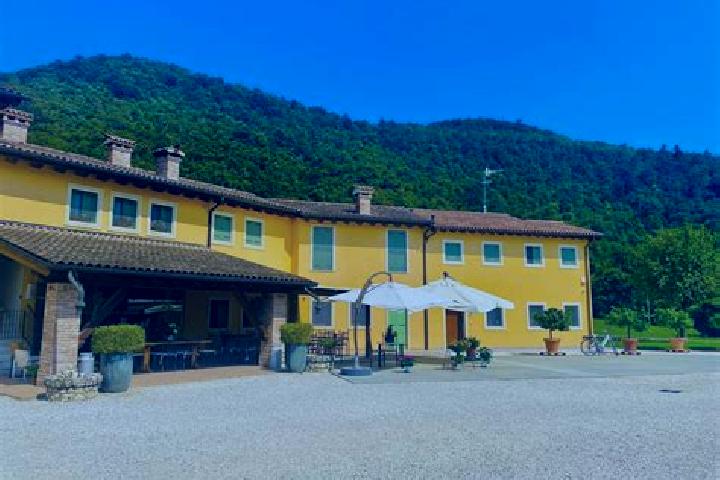 Kinsley, 29 — Escort in Villa d Alme, Italy