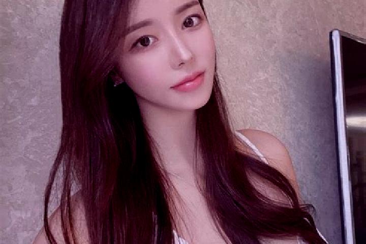 Kinsley, 30 — Escort in Shangmatun, China