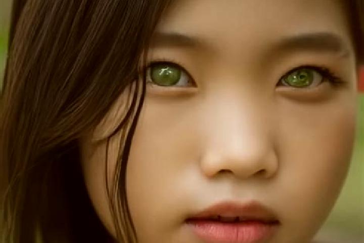 Kinsley, 31, a red green-eyed asian companion based in Mercallo. Offering Party Girl, GFE, BDSM, Roleplay. Available for incall and outcall, overnight bookin...
