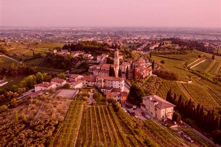Kinsley, 31 — Escort in Cairano, Italy