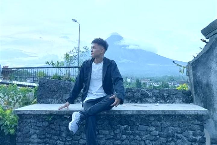 Kinsley, 31 — Escort in Gelu, Indonesia