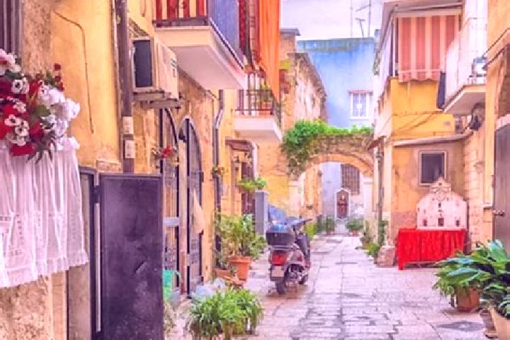 Kinsley, 31 — Escort in Leporano, Italy