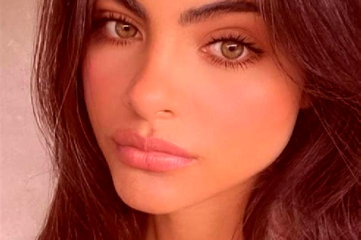 Kinsley, 32, a brunette green-eyed indian companion based in Bozzole. Offering 69, Deep French Kissing, BDSM, Duos. Available for incall and outcall, overnig...