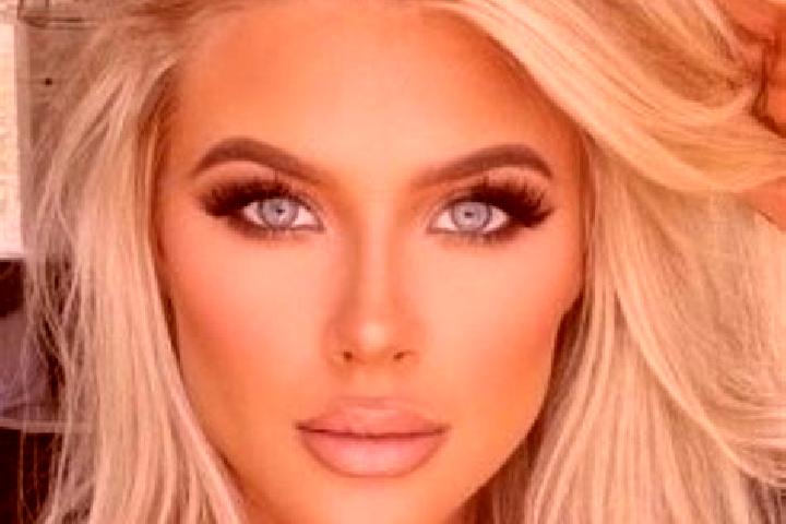 Kinsley, 32, a platinum blonde amber-eyed caribbean companion based in Vila Medeiros. Offering Dinner Date, Striptease, Domination, Prostate Massage. Availab...
