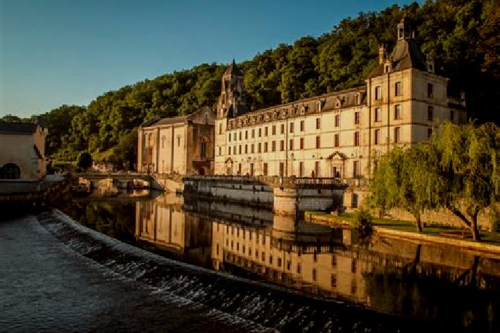 Kinsley, 32 — Escort in Brantome, France