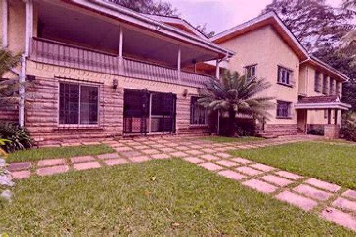 Kinsley, 32 — Escort in Mweiga, Kenya