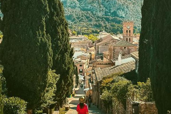 Kinsley, 32 — Escort in Pollenca, Spain