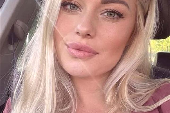 Kinsley, 33, a blonde hazel-eyed mixed companion based in Attani. Offering Deep French Kissing, Erotic Massage. Available for incall and outcall, overnight b...