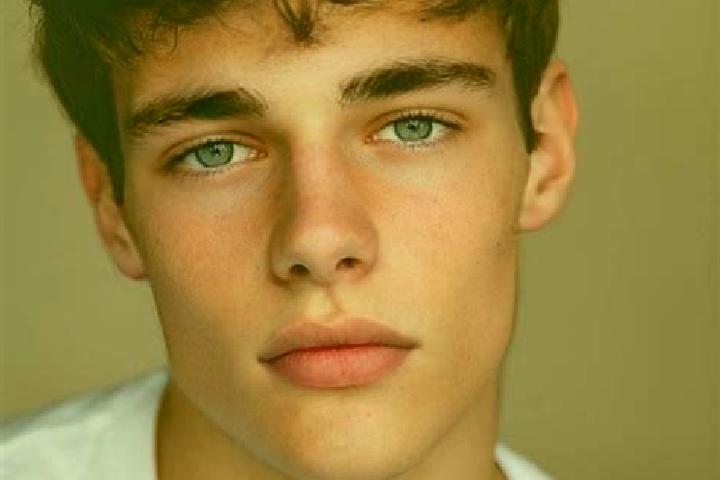 Kinsley, 34, a black brown-eyed caucasian companion based in Banjar Kedua. Offering OWO, Couples, Prostate Massage, Deep French Kissing. Available for incall...