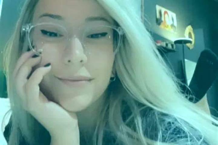 Kinsley, 34, a platinum blonde grey-eyed european companion based in Hadersdorf am Kamp. Offering Domination, Roleplay, Massage. Available for incall and out...