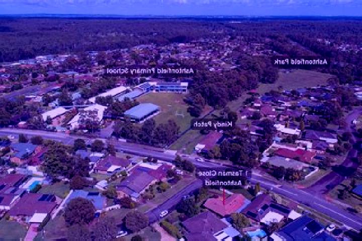 Kinsley, 34 — Escort in Ashtonfield, Australia