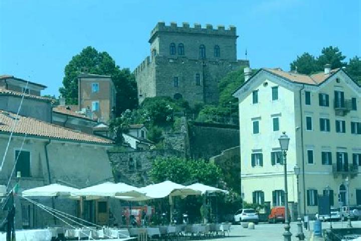 Kinsley, 34 — Escort in Muggia, Italy