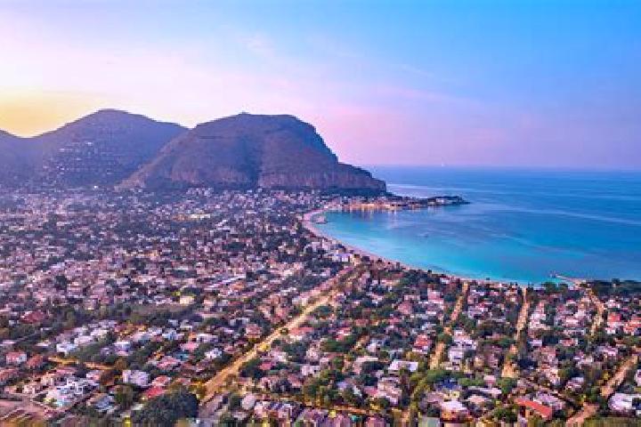 Kinsley, 34 — Escort in Portella di Mare, Italy