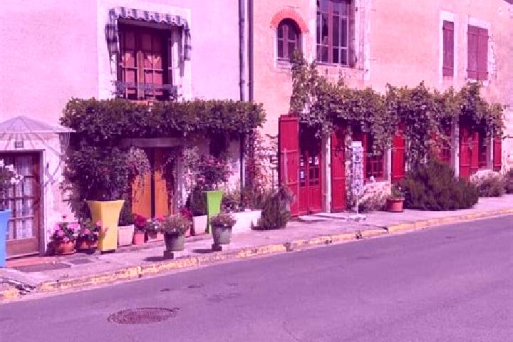 Kinsley, 34 — Escort in Verteuil-sur-Charente, France