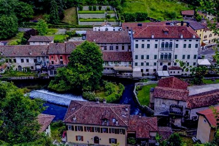 Kinsley, 35 — Escort in Passirano, Italy