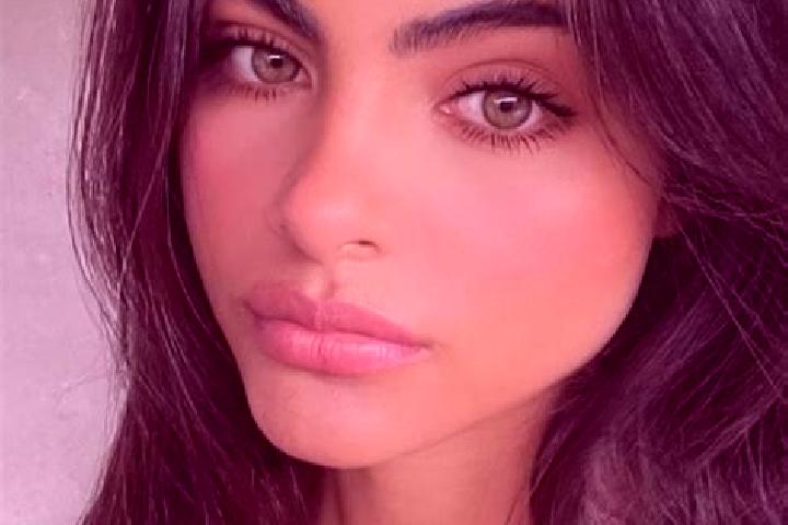 Kinsley, 36, a brunette blue-eyed middle eastern companion based in Labushne. Offering Tantra, 69, A-Level. Available for incall and outcall, overnight booki...