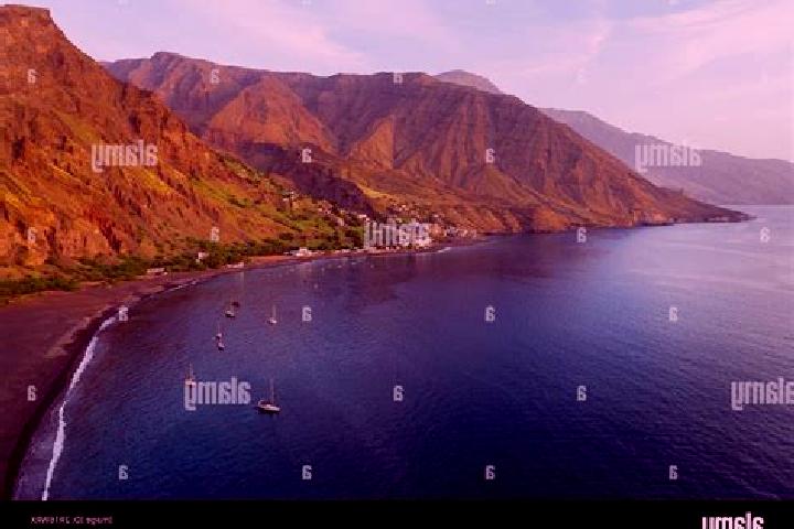 Kinsley, 36, a dark blonde dark-eyed caribbean companion based in Tarrafal de Monte Trigo. Offering BDSM, Domination, Dinner Date, CIM. Available for incall ...