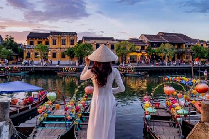 Kinsley, 36 — Escort in Hoi An, Vietnam