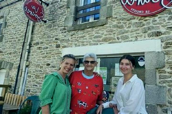 Kinsley, 36 — Escort in Le Croisty, France