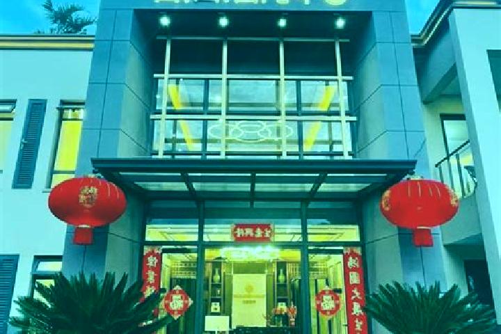 Kinsley, 36 — Escort in Tongfu, China