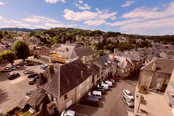 Kinsley, 36 — Escort in Treignac, France