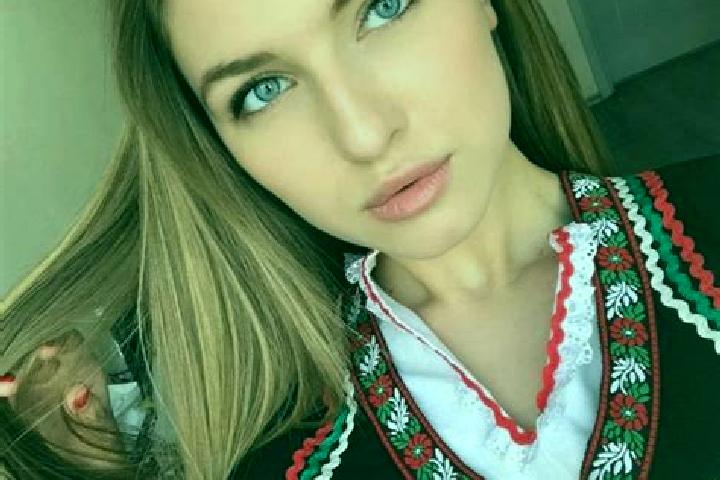 Kinsley, 37, a blonde dark-eyed slavic companion based in Old Westbury. Offering OWO, Girlfriend Experience, 69, Tantra, GFE. Available for incall and outcal...