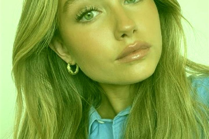 Kinsley, 37, a dark blonde green-eyed european companion based in Mozzagrogna. Offering Overnight, Massage, A-Level. Available for incall and outcall, overni...