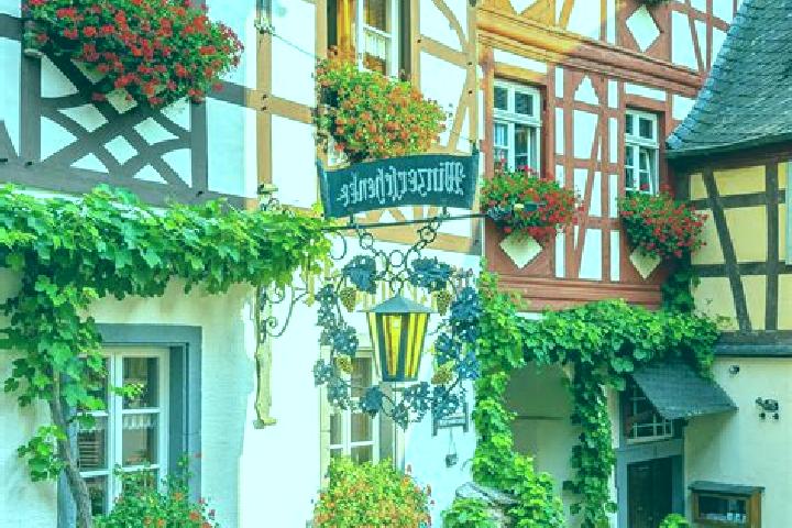 Kinsley, 37 — Escort in Moglingen, Germany